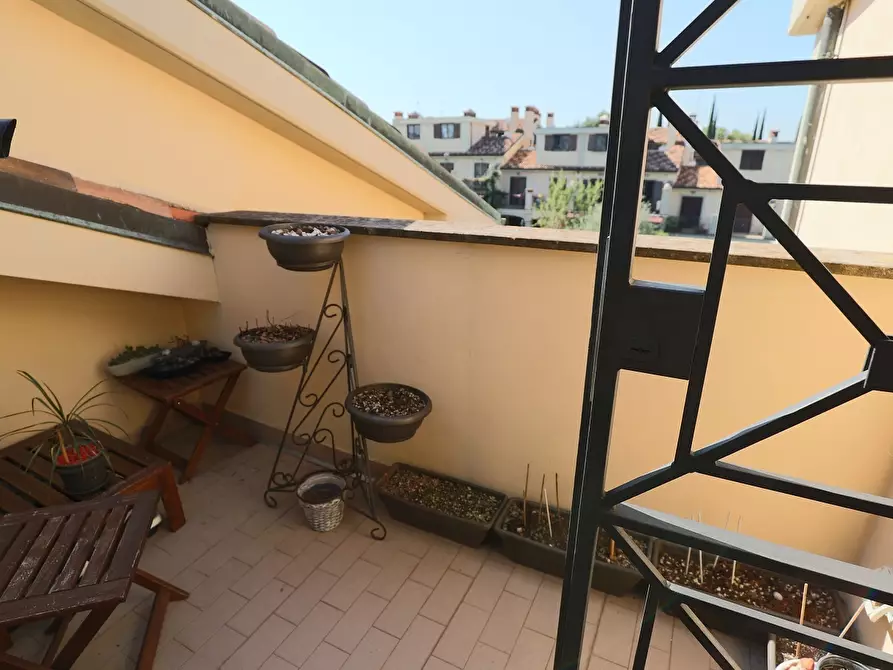 Immagine 28 di Villa in vendita  in Via di Marco Simone 80 a Guidonia Montecelio