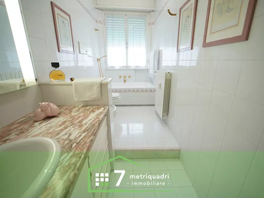 Immagine 22 di Pentalocale in affitto  a Chiavari