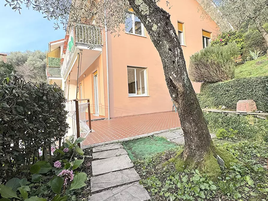 Immagine 1 di Trilocale in affitto  a Leivi