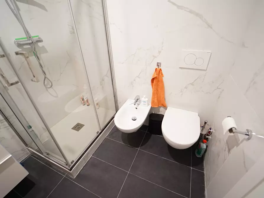 Immagine 22 di Trilocale in affitto  a Chiavari