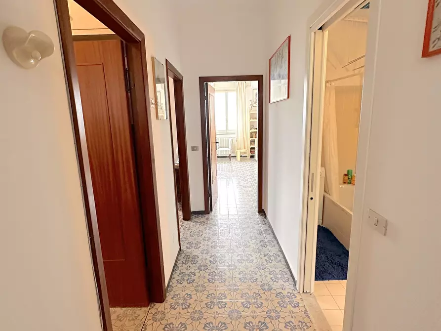 Immagine 15 di Trilocale in affitto  a Chiavari