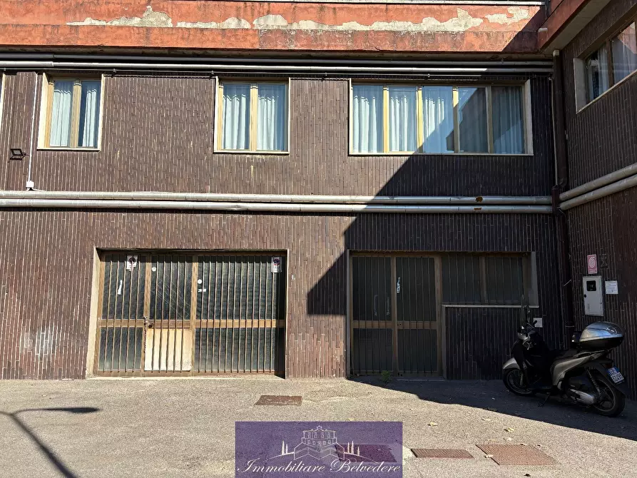 Immagine 11 di Magazzino in vendita  in Via Antonio Pacinotti a Sesto Fiorentino