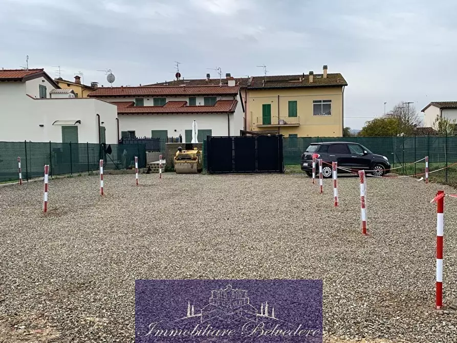 Immagine 1 di Garage in vendita  in Viale Talenti a Firenze