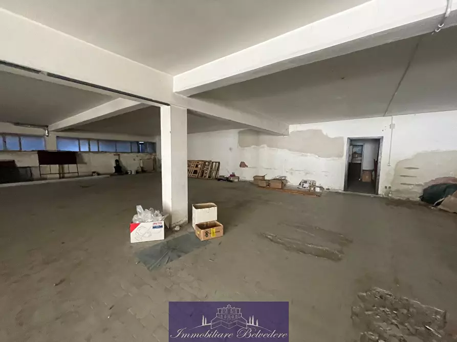 Immagine 1 di Magazzino in vendita  in Via Antonio Pacinotti a Sesto Fiorentino