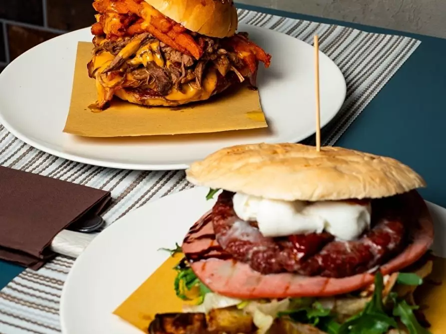 Immagine 4 di Bar / Ristorante in vendita  in Via di Soffiano a Firenze