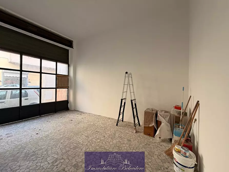 Immagine 1 di Locale commerciale in affitto  in Via Francesco Baracca a Firenze