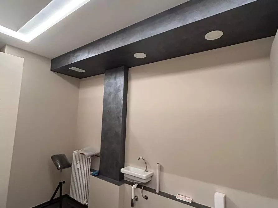 Immagine 3 di Locale commerciale in vendita  in Via Francesco Corteccia a Firenze