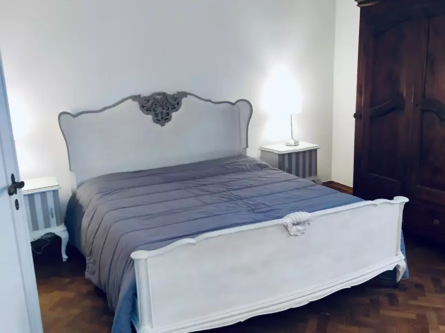 Immagine 9 di Trilocale in affitto  in Lungarno Acciaioli a Firenze