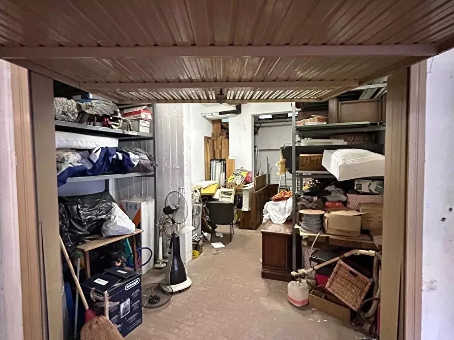 Immagine 6 di Garage in vendita  in Via Valdichiana a Firenze