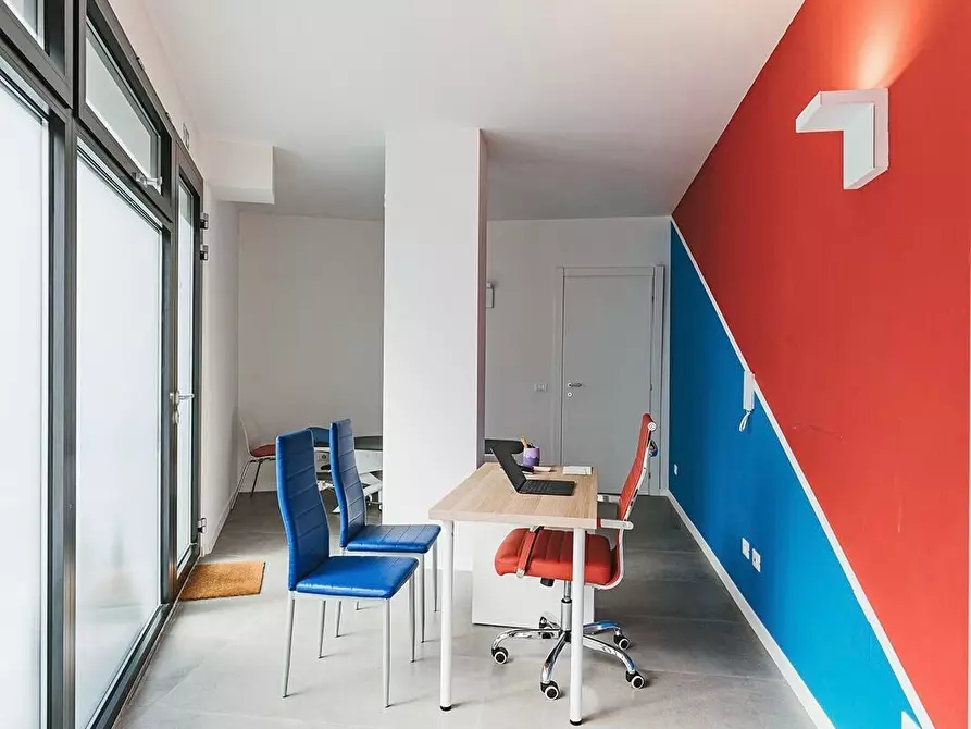 Immagine 4 di Locale commerciale in vendita  in Via Giambologna a Firenze