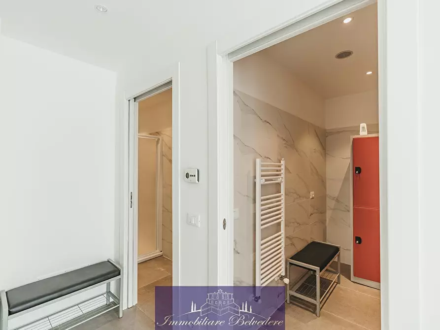 Immagine 10 di Locale commerciale in vendita  in Via Giambologna a Firenze