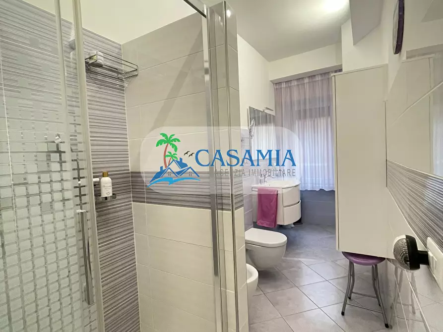 Immagine 21 di Quadrilocale in vendita  a Grottammare