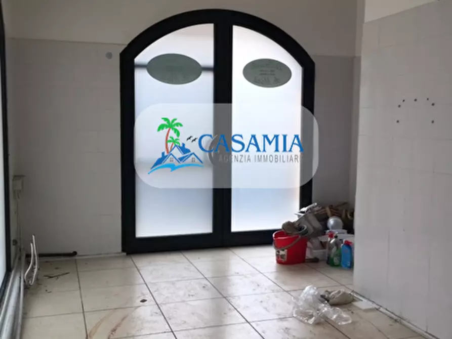 Immagine 4 di Locale commerciale in vendita  a San Benedetto Del Tronto