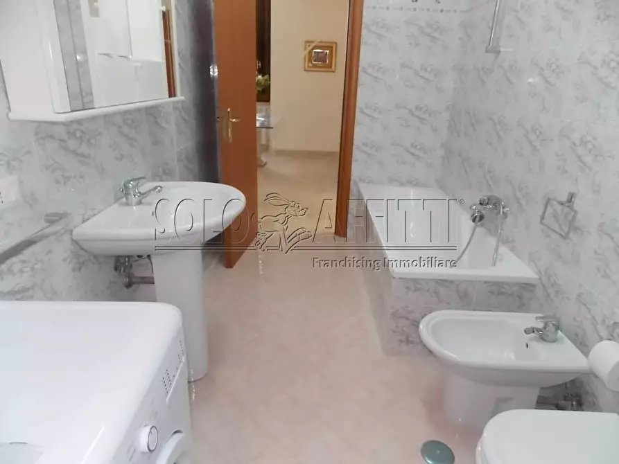 Immagine 9 di Stanza singola in affitto  a Catanzaro