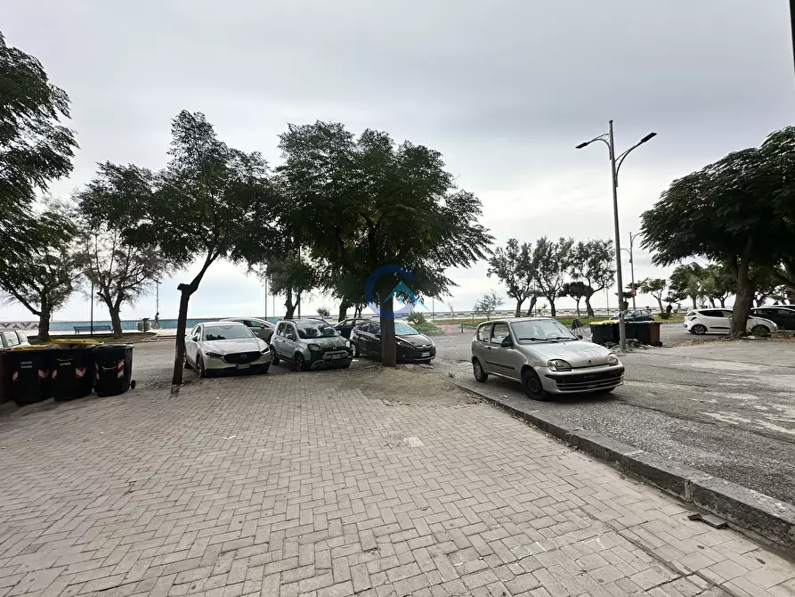 Immagine 7 di Locale commerciale in affitto  in Via Lungomare Stefano Pugliese 53 a Catanzaro