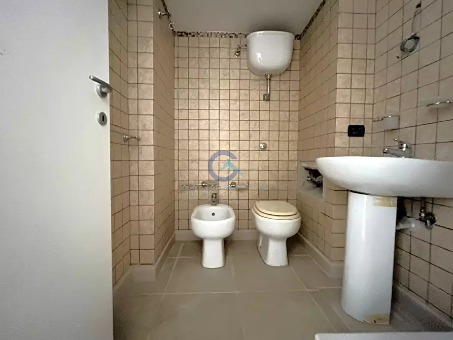 Immagine 4 di Ufficio in vendita  in Via Giuseppe Poerio 30 a Catanzaro