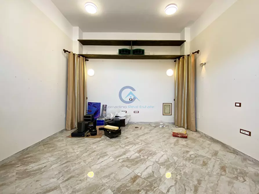Immagine 2 di Magazzino in affitto  a Catanzaro