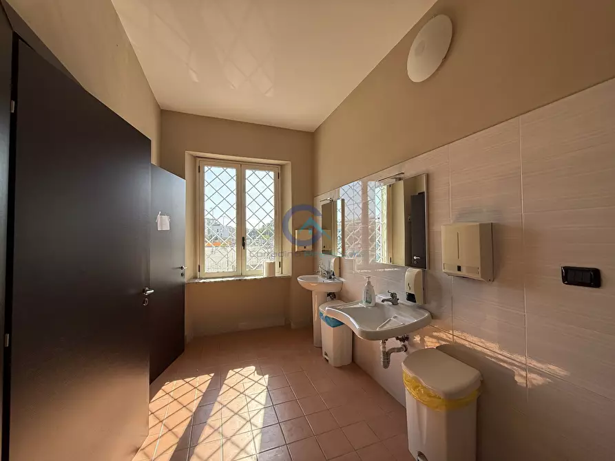 Immagine 9 di Palazzo in vendita  in Viale Magna Grecia 247 a Catanzaro