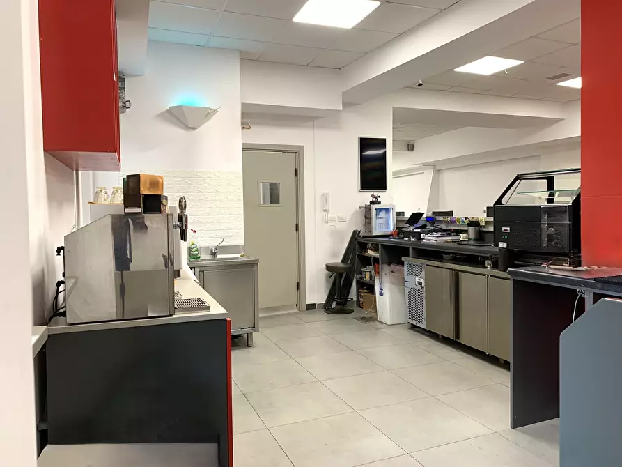 Immagine 3 di Pizzeria / Pub in affitto  in Via A. De Gasperi 14 a Catanzaro