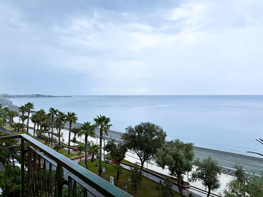 Immagine 1 di Quadrilocale in vendita  in Via Lungomare Stefano Pugliese 57 a Catanzaro