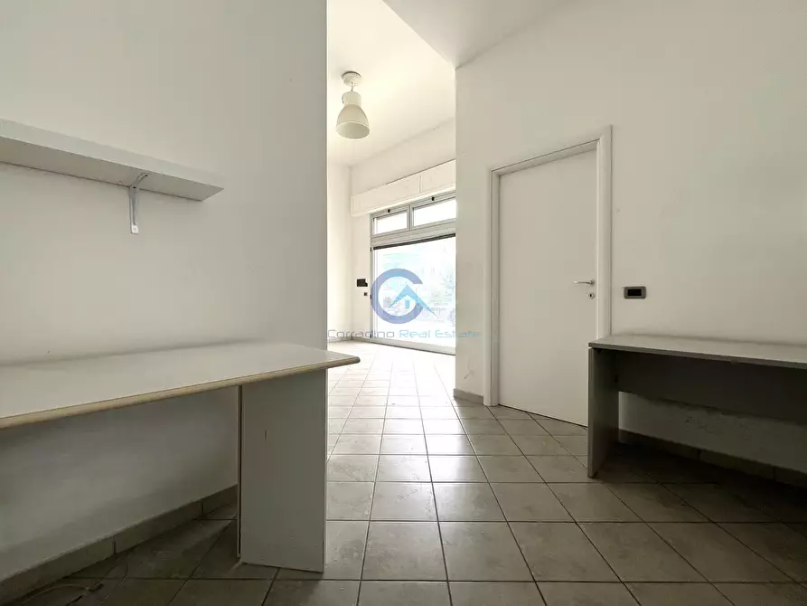 Immagine 12 di Locale commerciale in affitto  in Viale Crotone 237 a Catanzaro