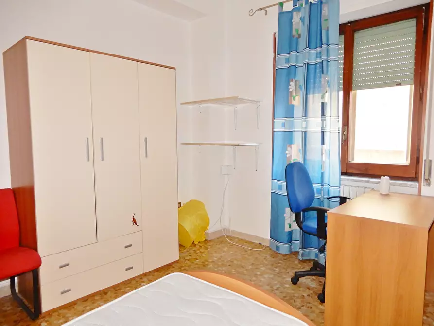 Immagine 8 di Stanza singola in affitto  a Catanzaro