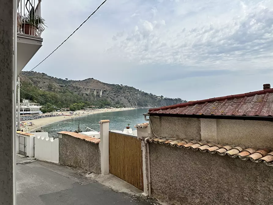 Immagine 1 di Porzione di casa in vendita  in Via Raffaele Grillone 48 a Stalettì