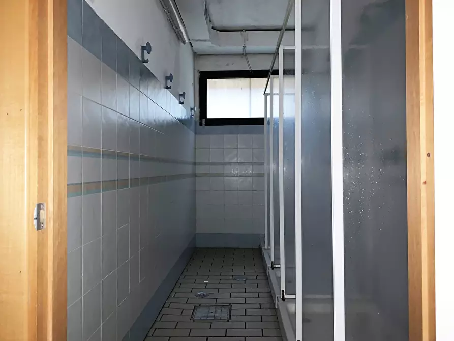 Immagine 11 di Ufficio in affitto  a Catanzaro