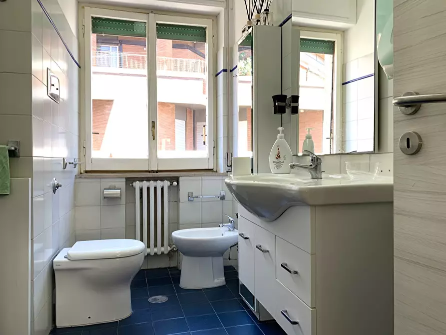 Immagine 9 di Ufficio in affitto  a Catanzaro