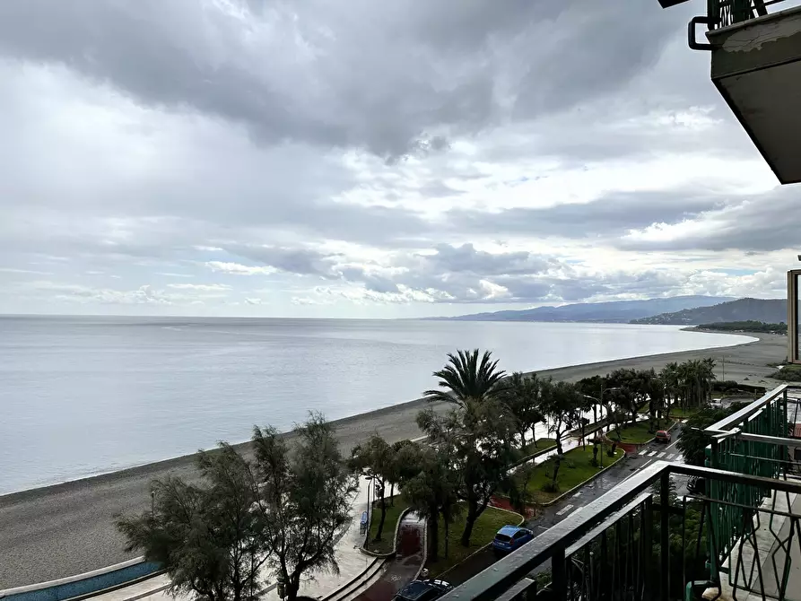 Immagine 18 di Quadrilocale in vendita  in Via Lungomare Stefano Pugliese 57 a Catanzaro
