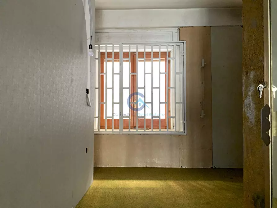 Immagine 5 di Locale commerciale in affitto  a Catanzaro