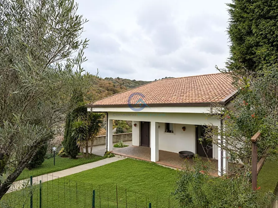 Immagine 1 di Villa in vendita  in Via Codella a Settingiano