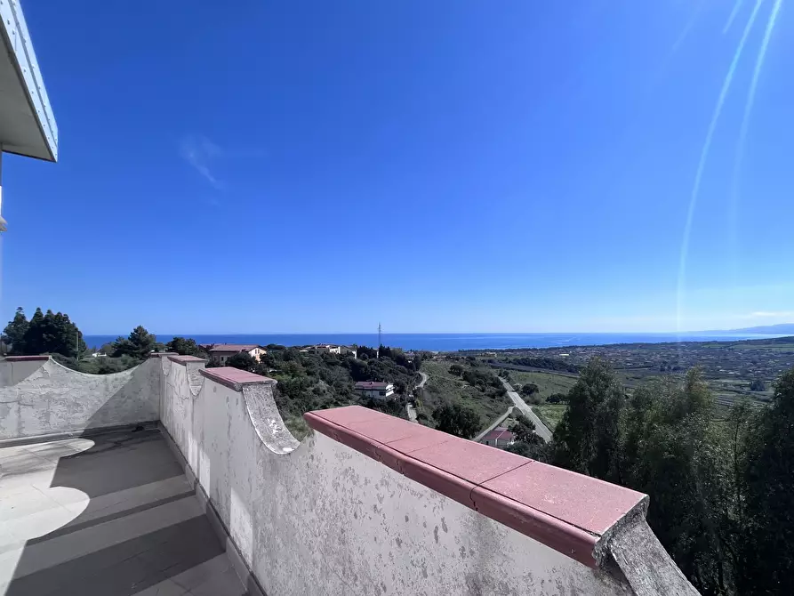 Immagine 1 di Villa in vendita  a Catanzaro