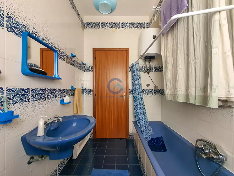 Immagine 17 di Trilocale in affitto  a Catanzaro