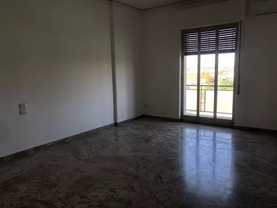 Immagine 11 di Appartamento in vendita  in Via Adda a Siracusa