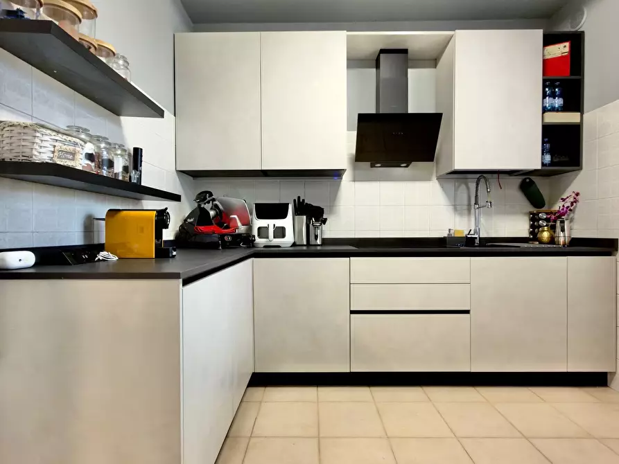 Immagine 9 di Quadrilocale in vendita  in Via Lucio Fiorentini 20 a Brescia