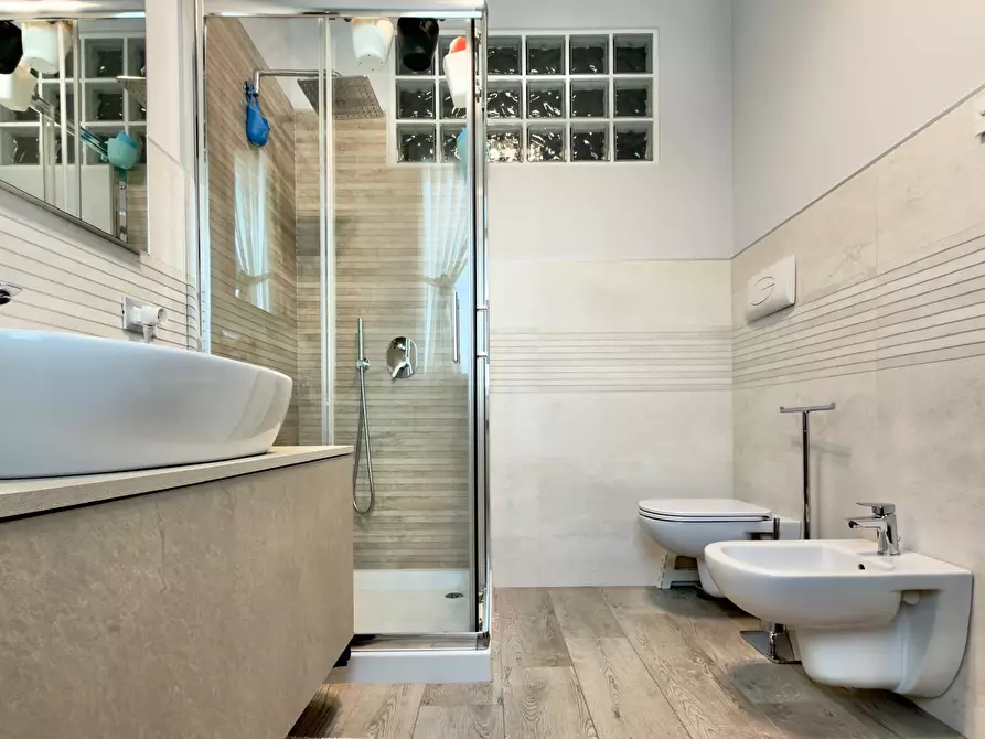 Immagine 12 di Trilocale in vendita  in Via Broli 45 a Rezzato