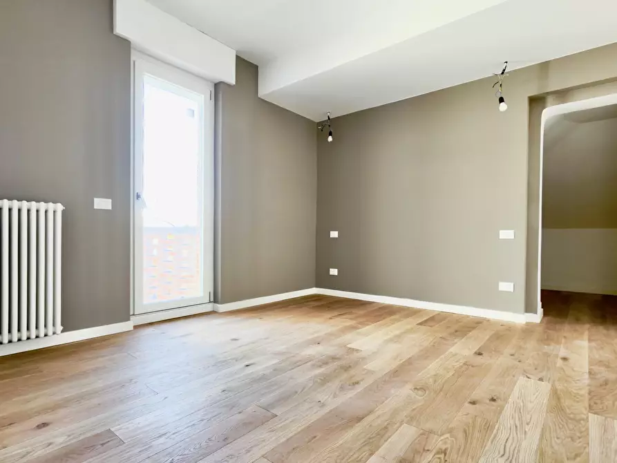 Immagine 8 di Quadrilocale in vendita  in Via Rossetti a Brescia