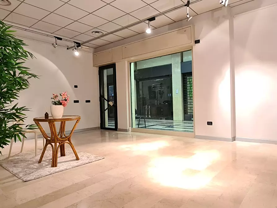 Immagine 2 di Locale commerciale in vendita  in CORSO PALESTRO 37/E a Brescia