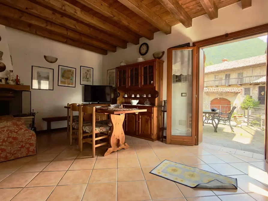 Immagine 6 di Porzione di casa in vendita  in Via Navono 1 a Pertica Alta