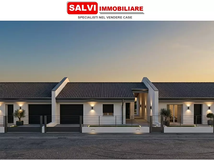 Immagine 1 di Casa trifamiliare in vendita  a Montirone
