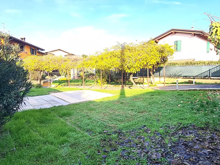 Immagine 30 di Villa in vendita  in Via GUGLIELMO  MARCONI a Borgosatollo