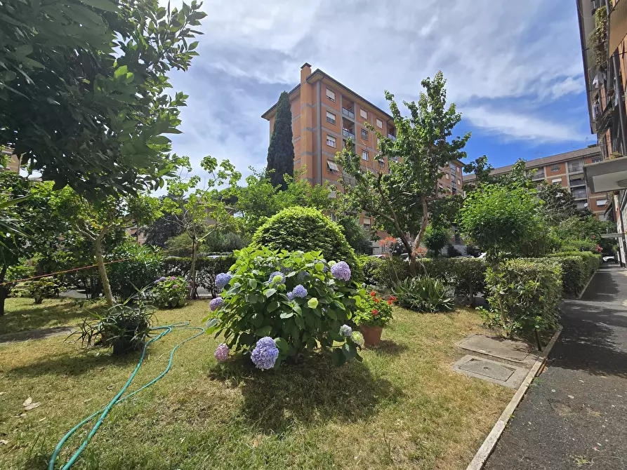 Immagine 29 di Quadrilocale in vendita  in Viale dei Romanisti 127 a Roma