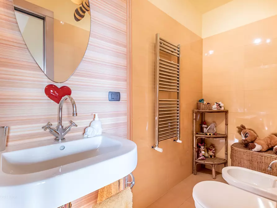 Immagine 21 di Trilocale in vendita  in Viale Capitan Casella 34 a Roma