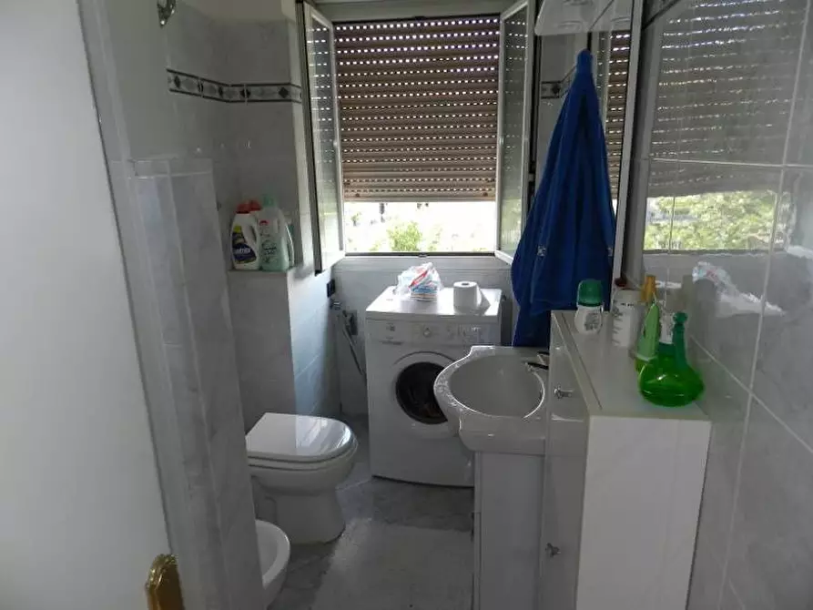Immagine 11 di Trilocale in affitto  in Via della Bufalotta 23 a Roma