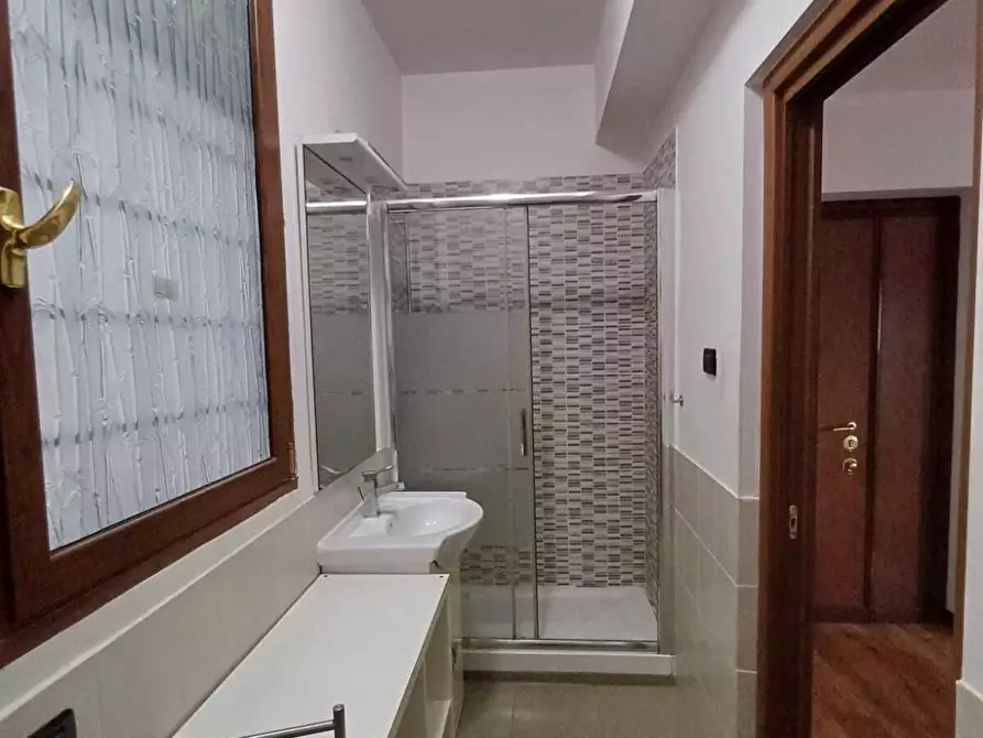 Immagine 12 di Stanza singola in affitto  in Lungotevere Dante 310 a Roma