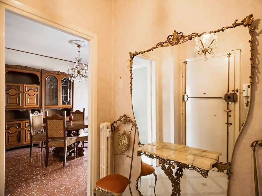 Immagine 4 di Bilocale in vendita  in Via Tiburtina 602 a Roma