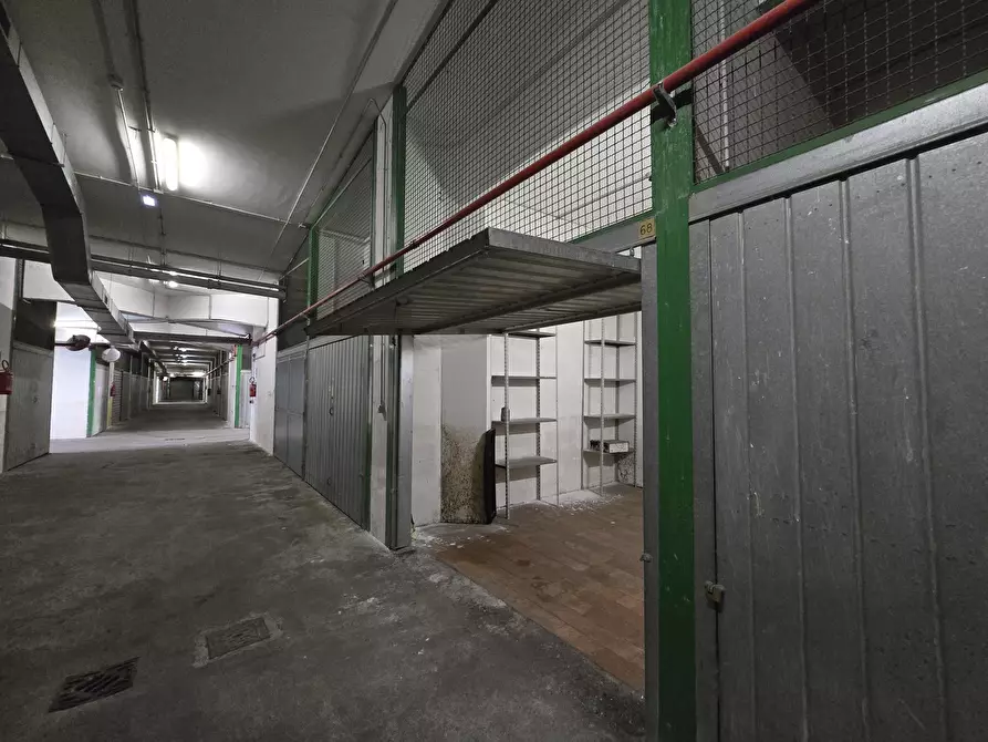 Immagine 2 di Garage in affitto  in Via Conca d'Oro 314 a Roma