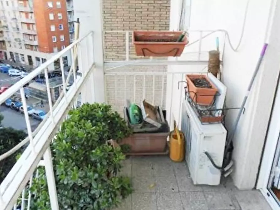 Immagine 12 di Trilocale in affitto  in via Tripolitania a Roma