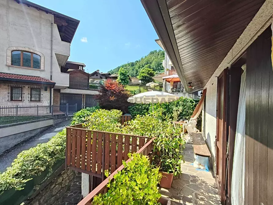 Immagine 4 di Casa indipendente in vendita  in Via IV Novembre 2 a Costa Di Serina